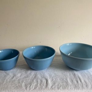 Set of 3 Delphine Blue Pyrex Nesting Bowls 401 402 403 EUC